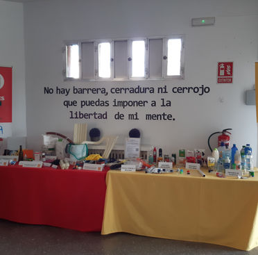 "SEPARA TUS ENVASES, USA EL AMARILLO"