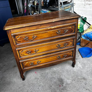 COMMODE