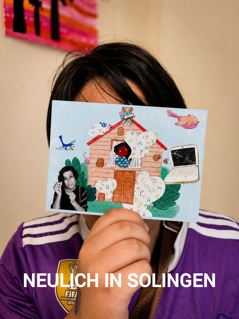 Ein Kind nach der Lesung mit meiner Autogrammkarte vor Augen