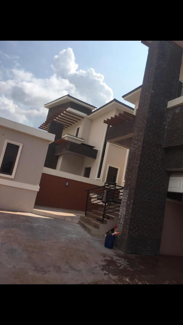 Thumbnail: 5 Bedroom Duplex