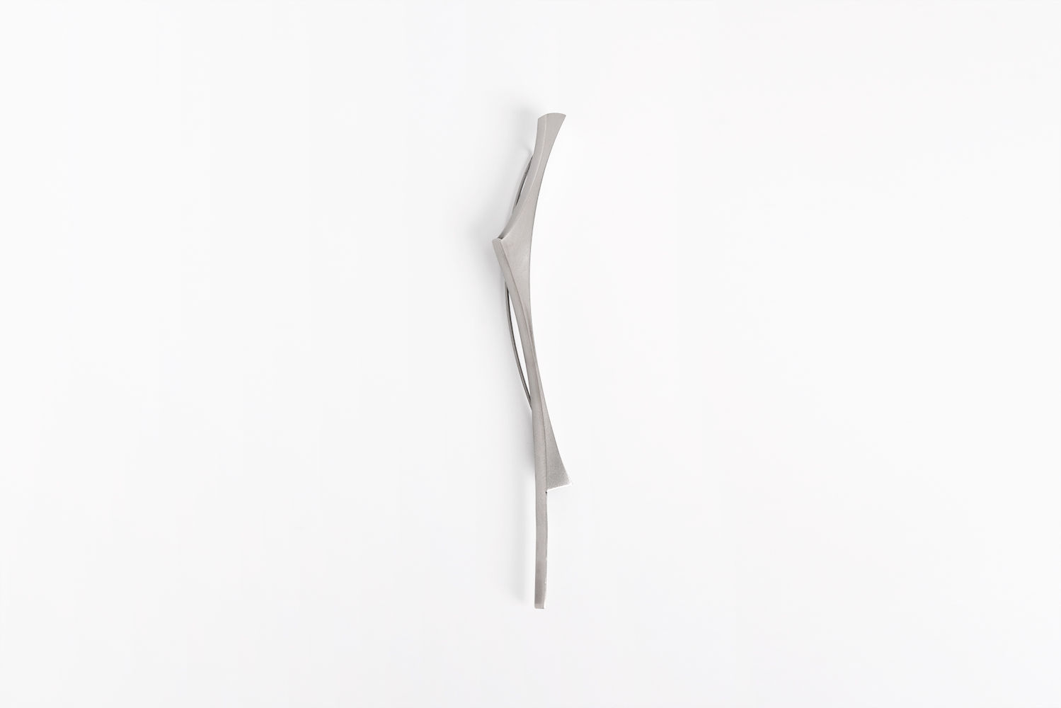 Vertical / Space Between : Brooch