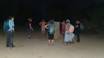 נשים מטיילות  בציר המעיינות