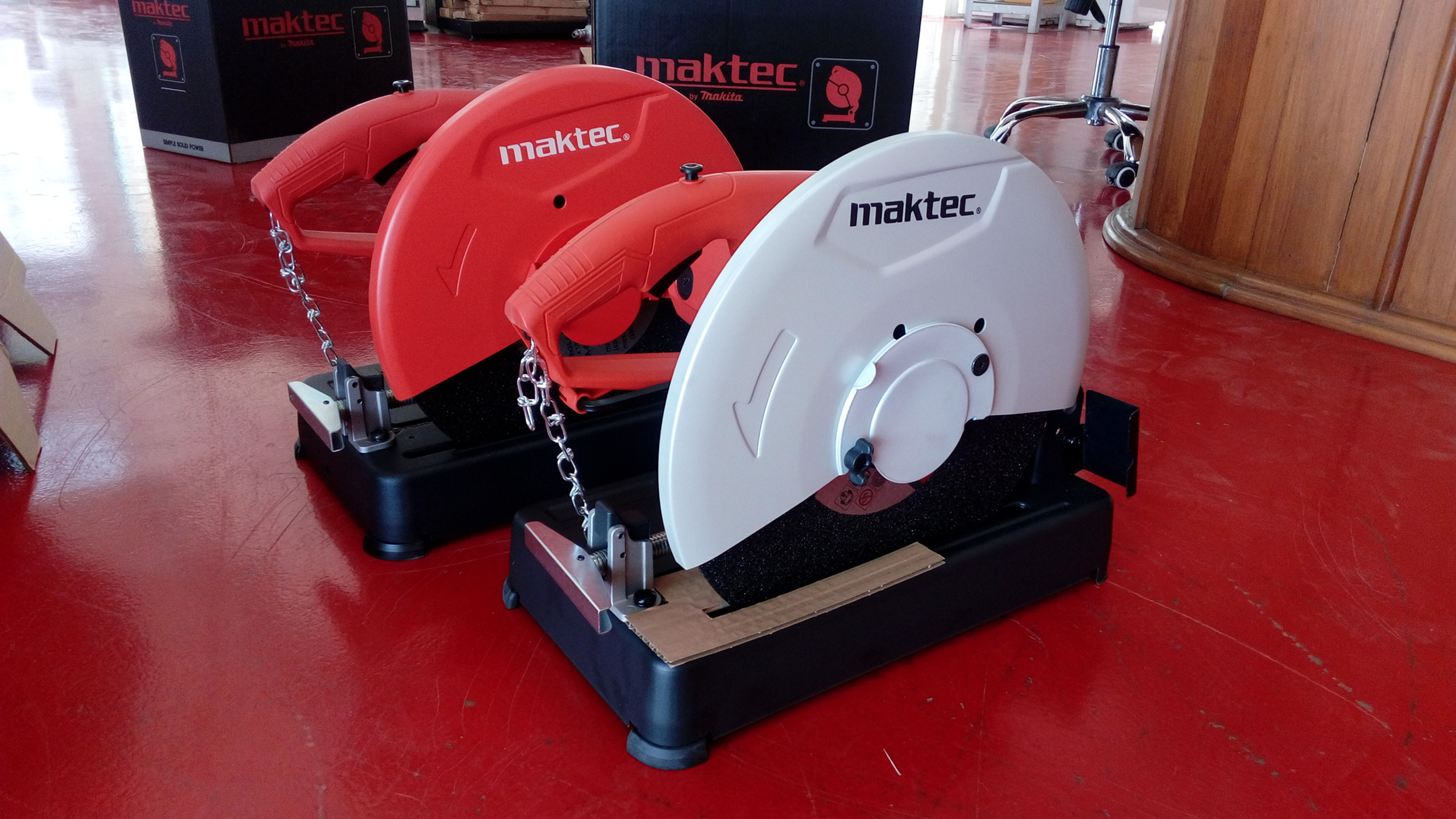 Maktec MT243