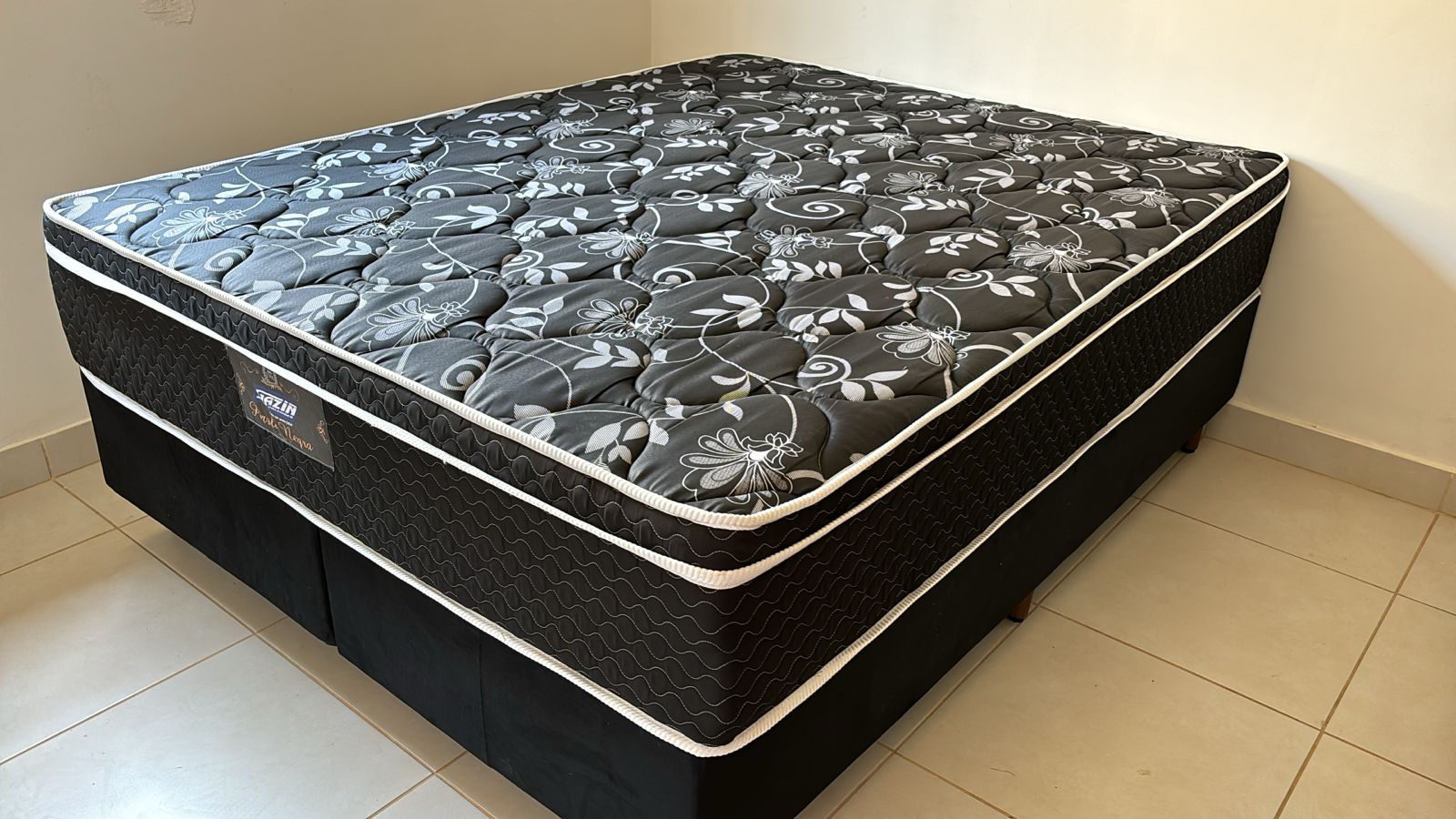 Colchão Gazin Pérola Negra de molas ensacadas
