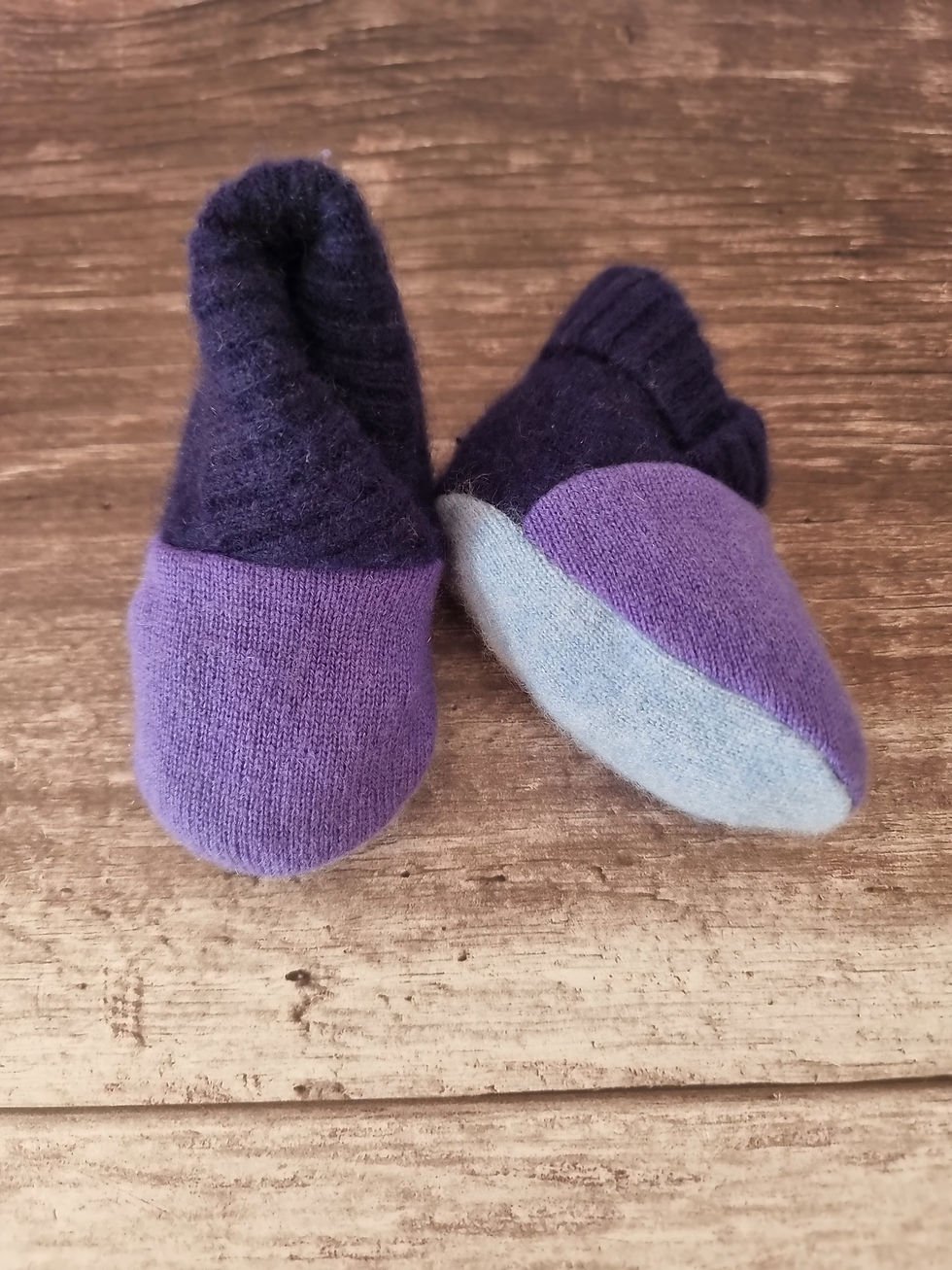 Thumbnail: Baby booties size 0-6mths
