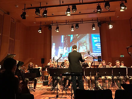 Conducting "Edvard" at HISTORIEFORTELLING: New Music by Ben Morris.