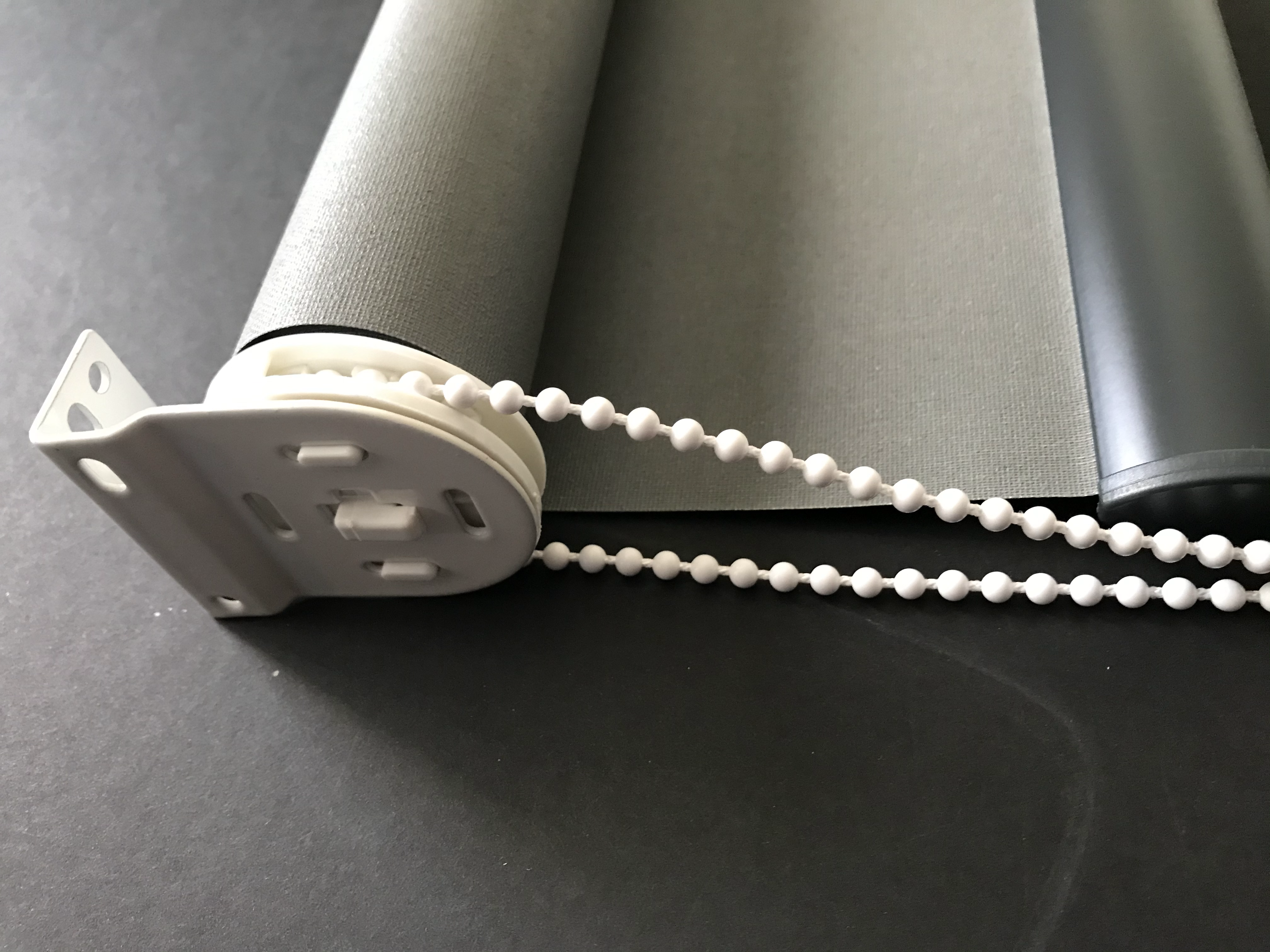 ROLLER BLIND STRONG WHITE PLASTIC BEADED PULL CORD CONTROL CHAIN