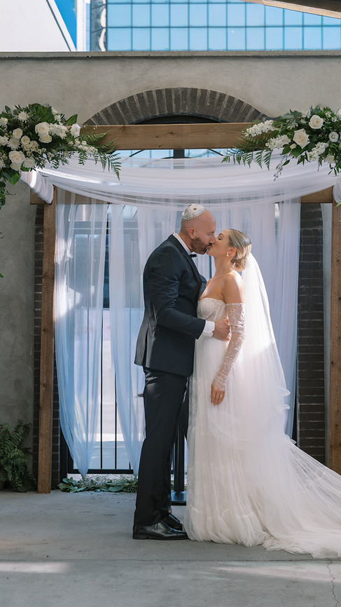 Jewish Wedding Ceremony - Calgary - Fonda Fora Restaurant