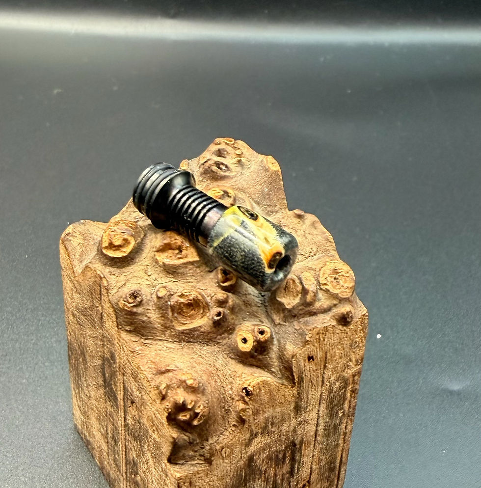 Miniatura: Black dye stabilised wood, long, ribbed 510