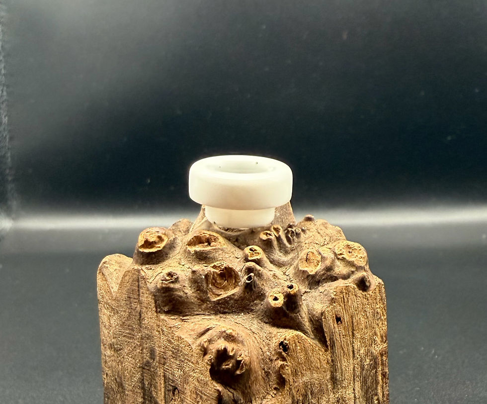 Thumbnail: Pure white 810