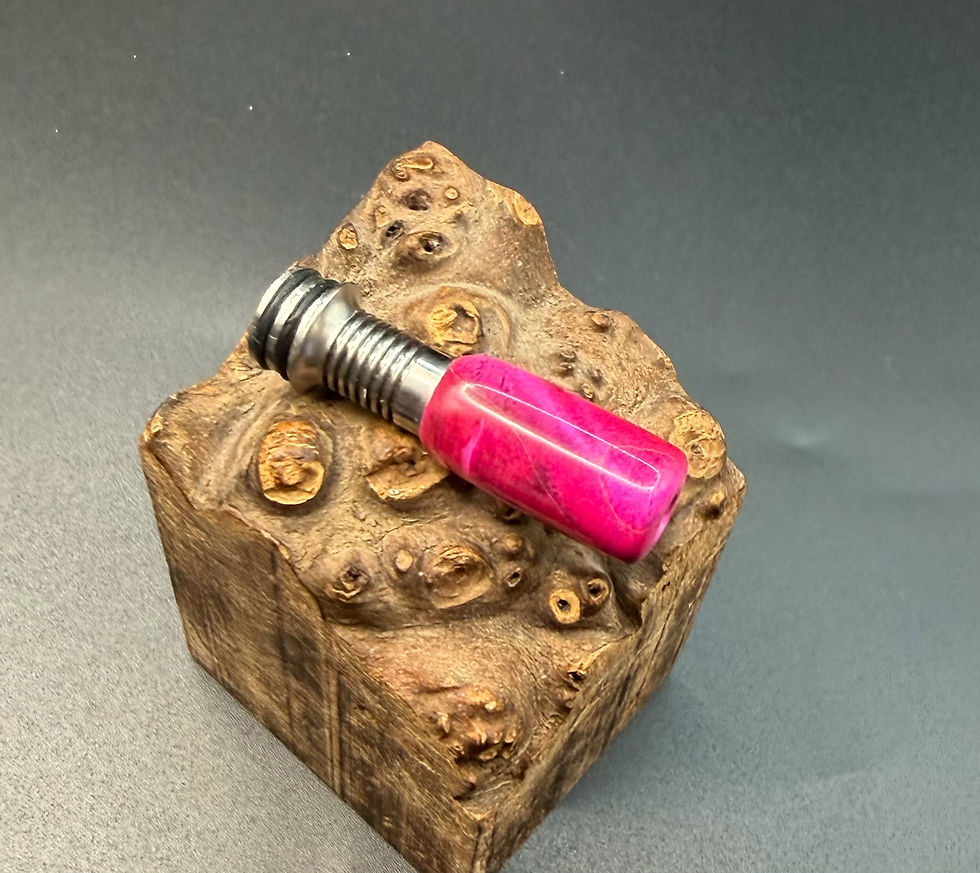Miniature : Dye stabilised pink, long, ribbed 510