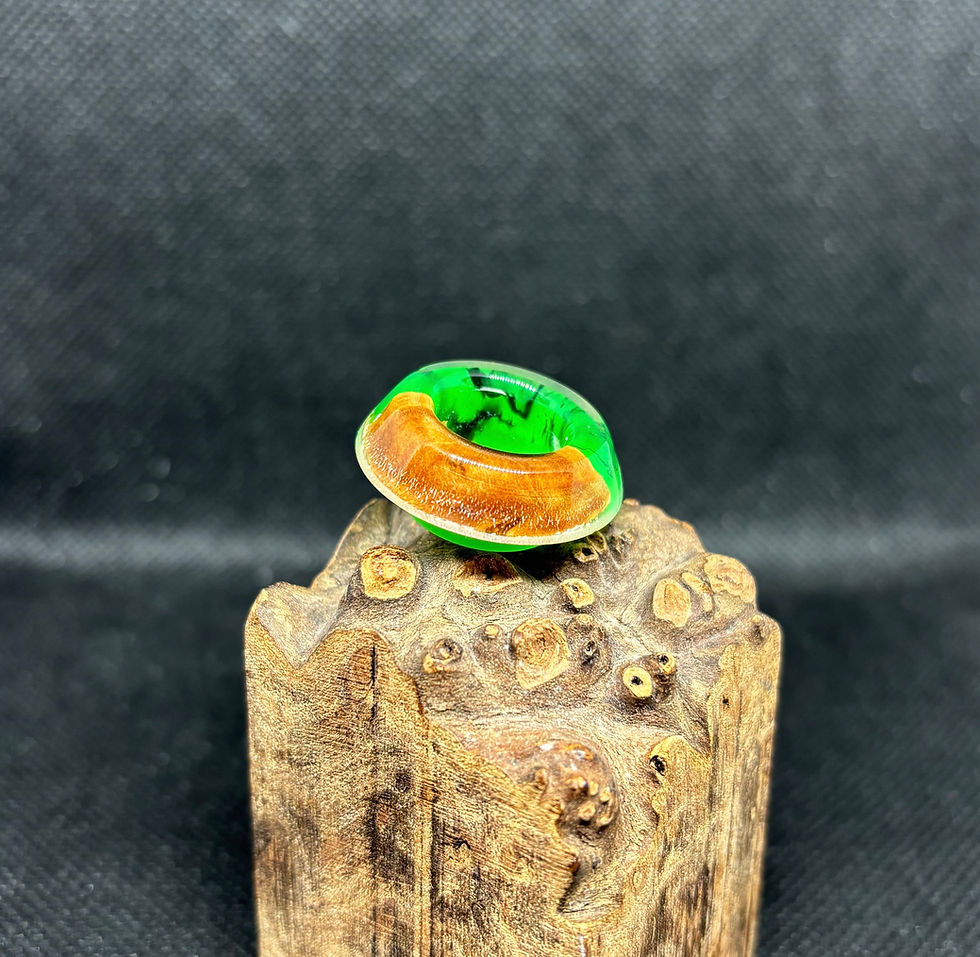 Miniature : Stabwood, neon green glow in the dark, black Valhalla tip. 