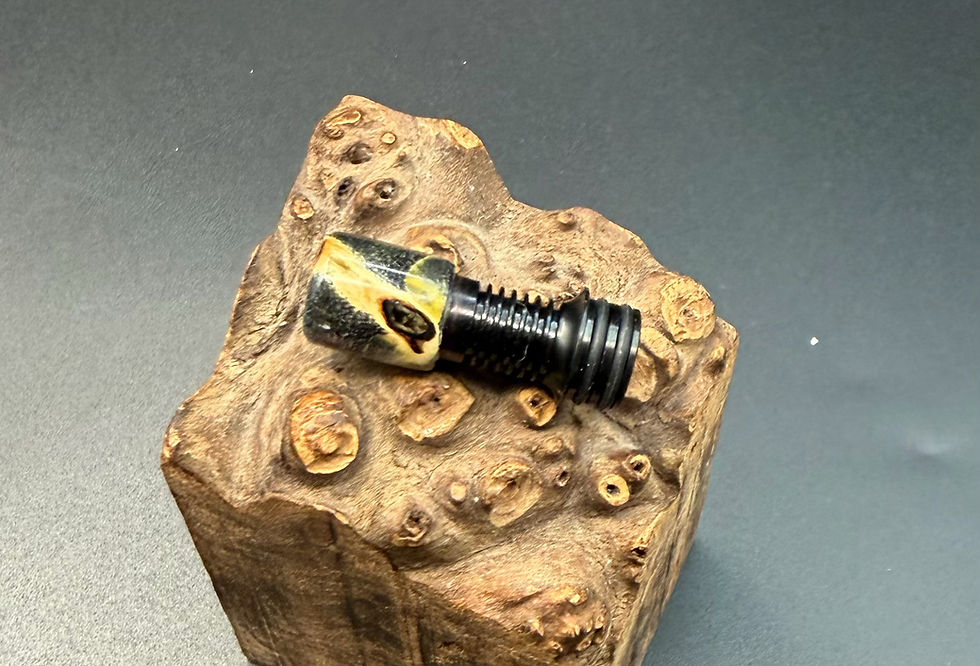 Miniatura: Black dye stabilised wood, long, ribbed 510