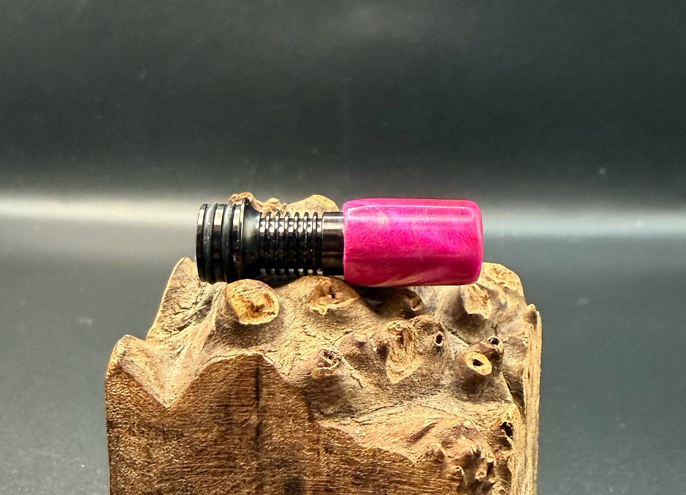 Miniatura: Dye stabilised pink long, ribbed 510 (black base)
