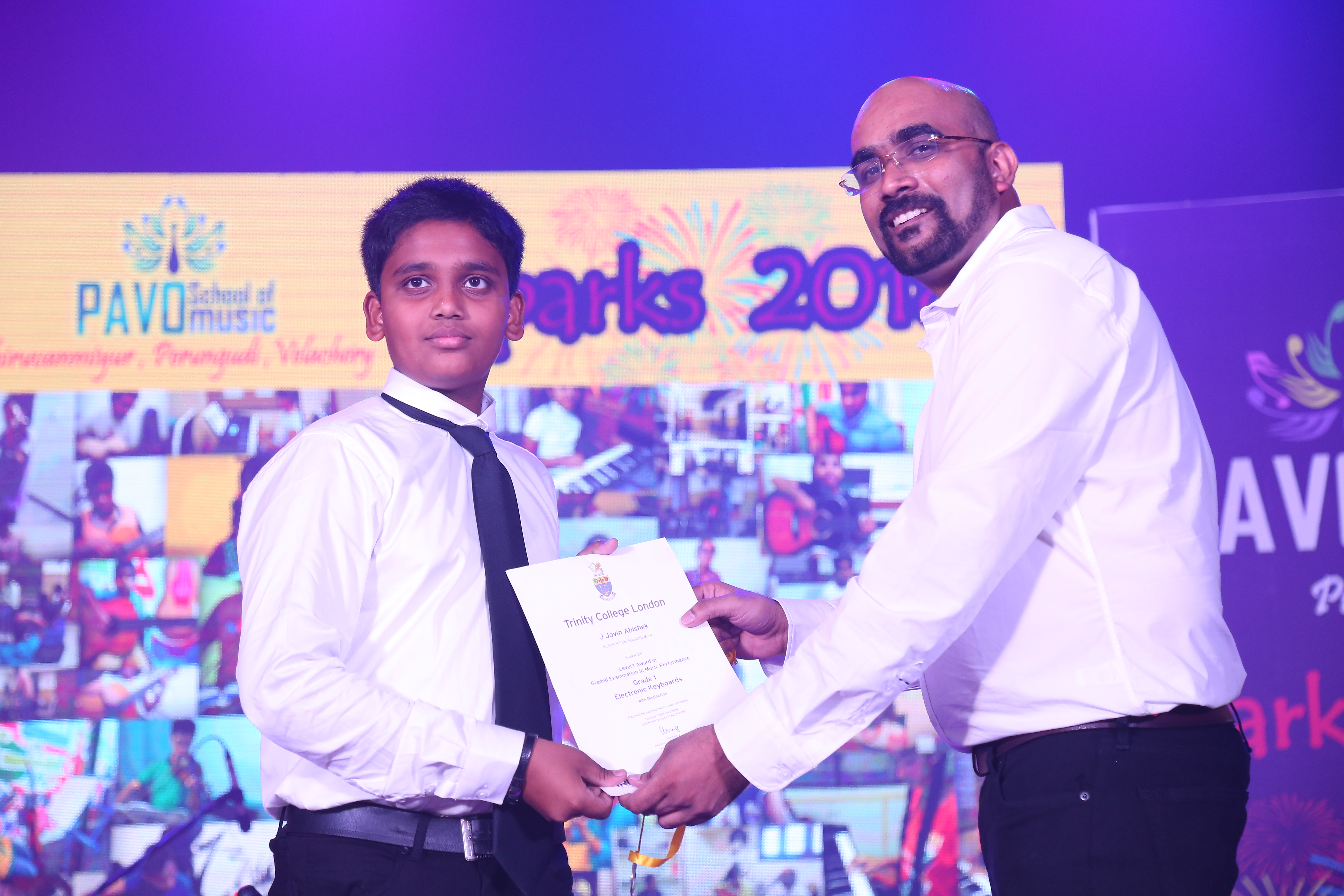 VIGNESHFOTOS7553