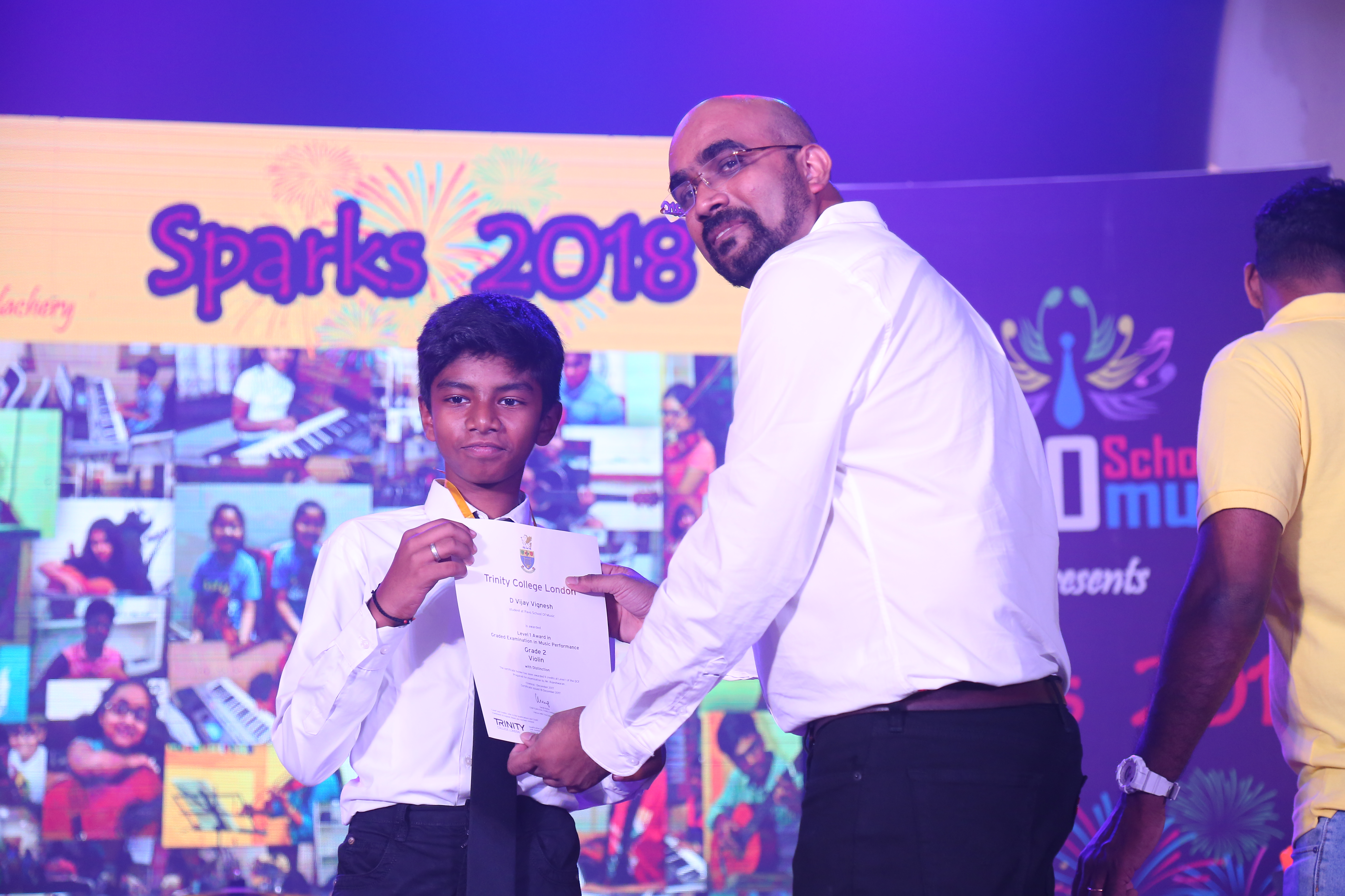 VIGNESHFOTOS7557