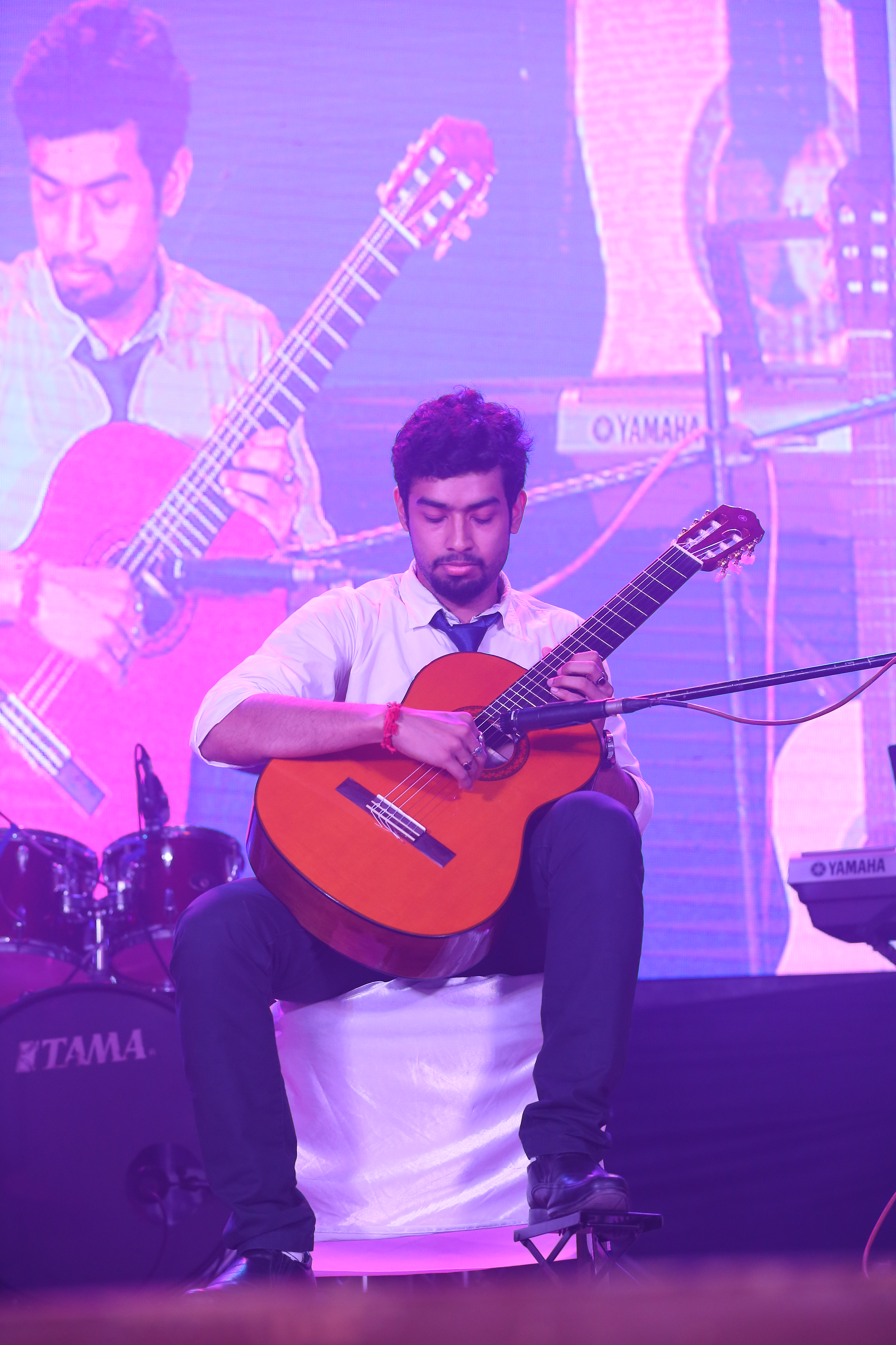 VIGNESHFOTOS7467