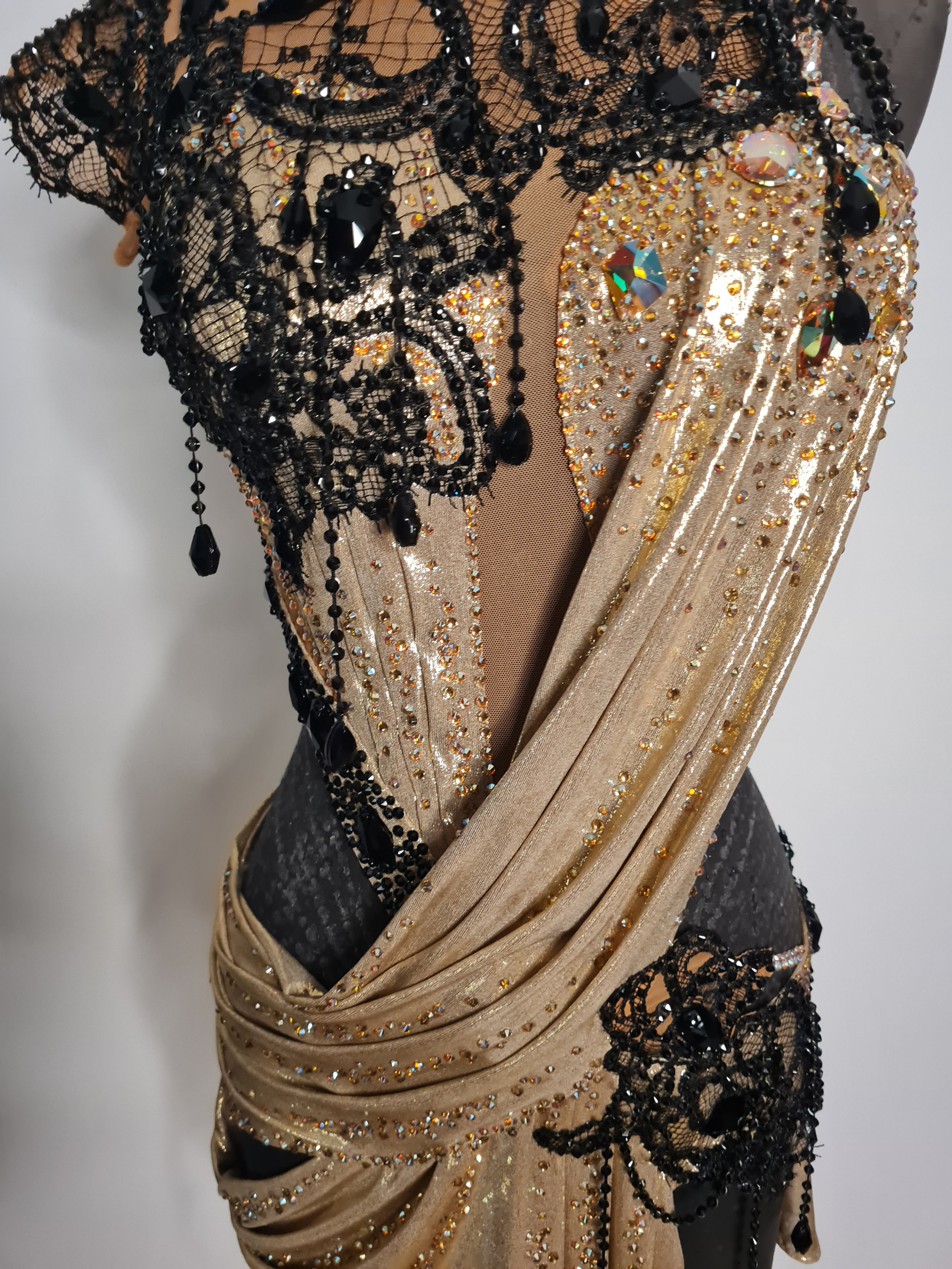 Robe latine Junior II