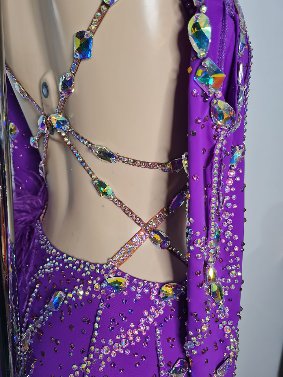 Miniature : Robe latine magenta