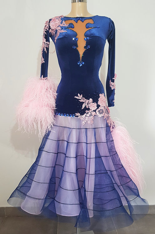Robe standards strassée