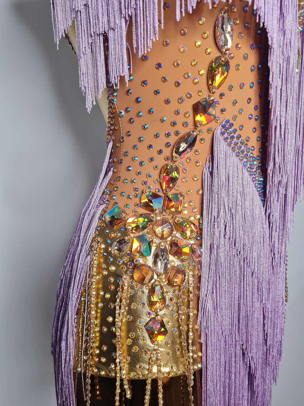 Miniature : Robe latine lilas