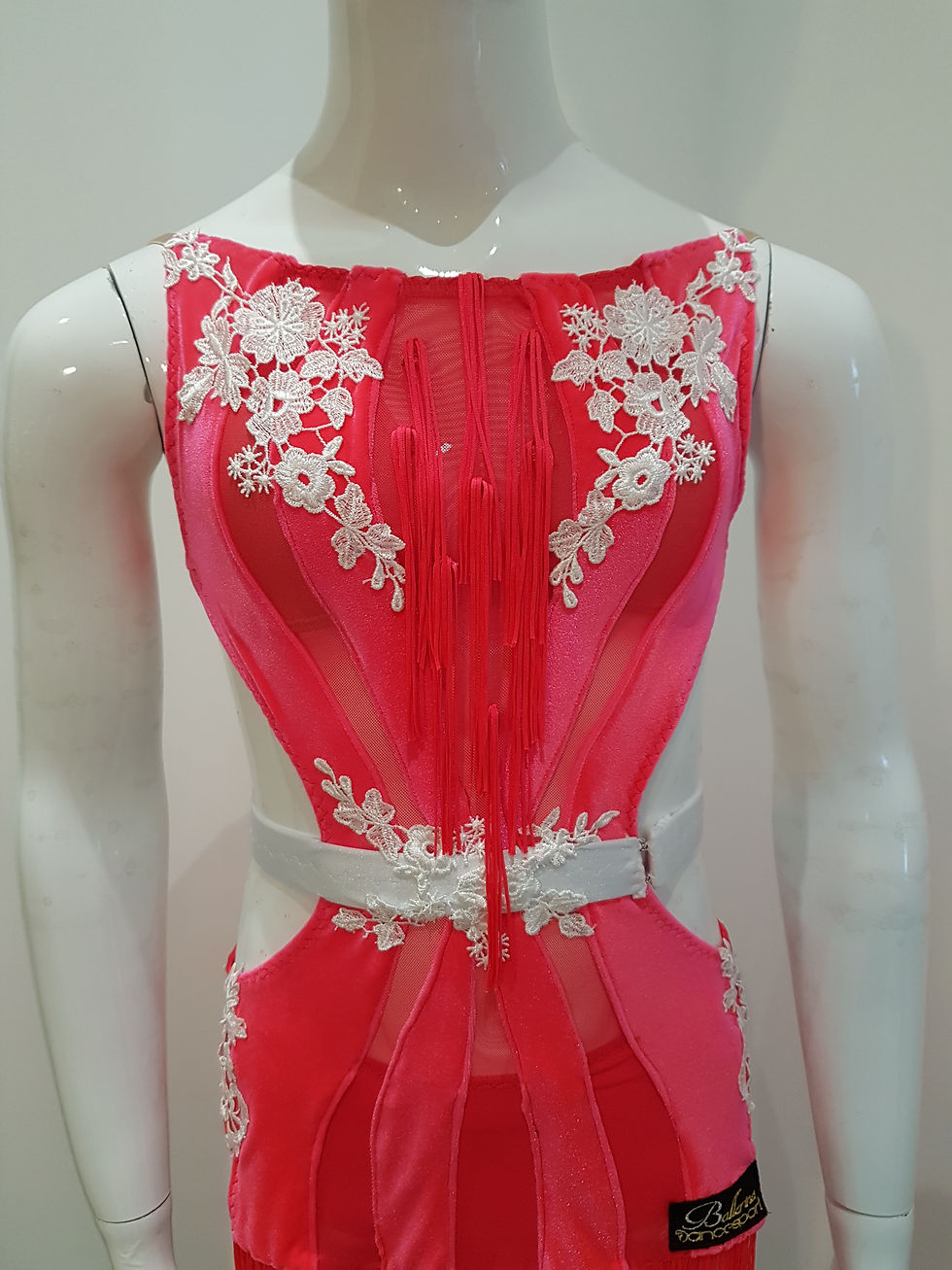 Thumbnail: Outfits without rhinestones