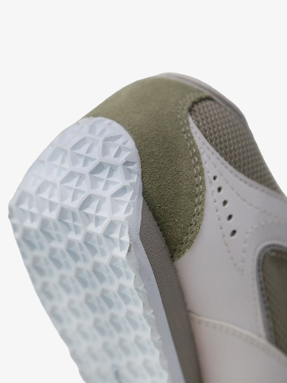 Pro Do Win Fencing Shoes close-up showing reinforced toe area, treaded outsole, mesh, and stitching