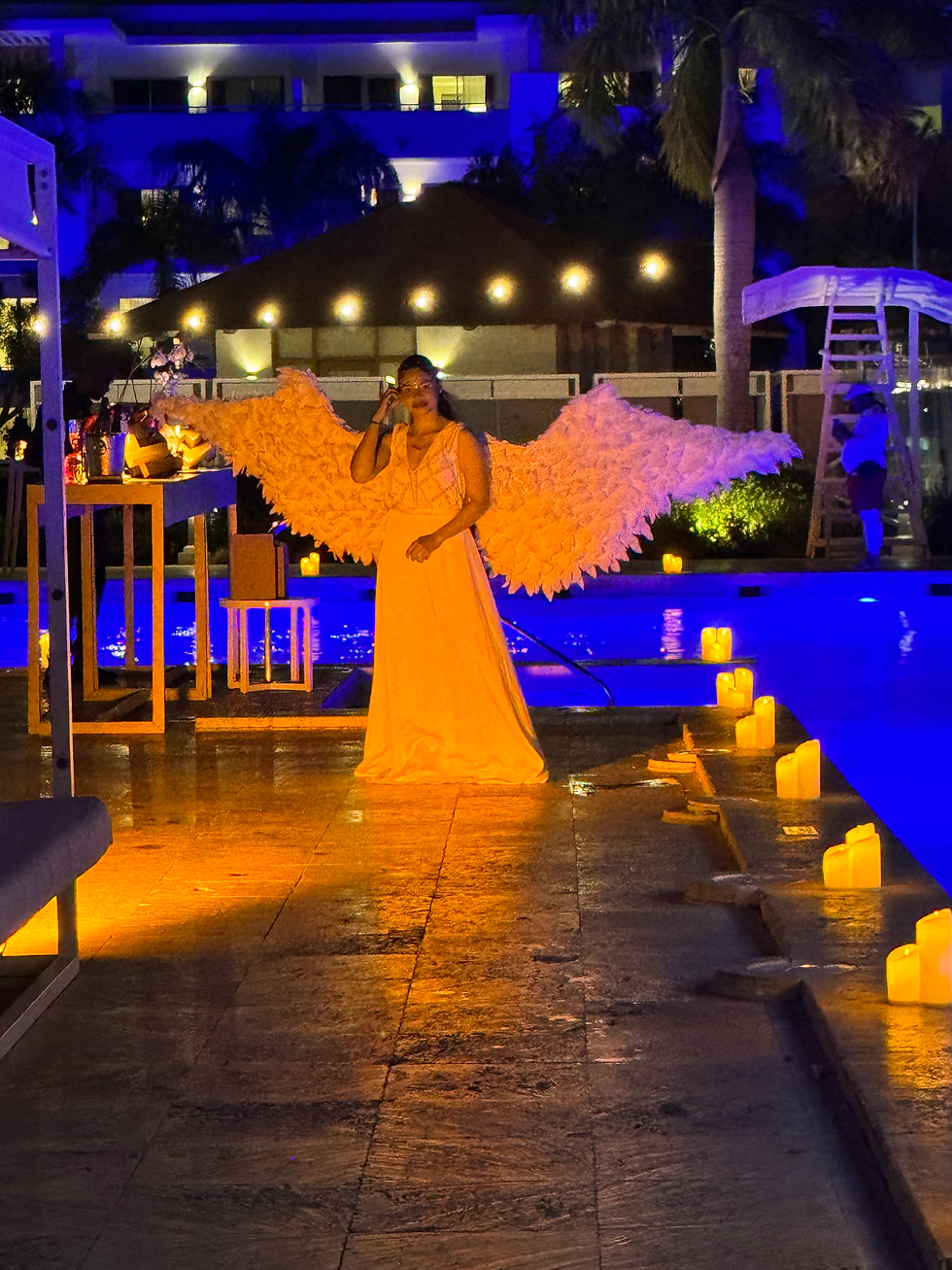 Miniatura: Happening Chica Angel