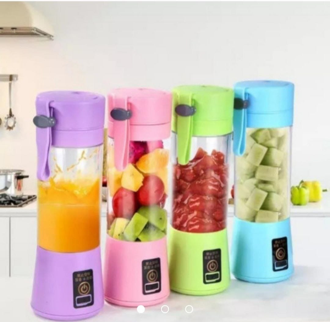 Mini exprimidor eléctrico portátil de frutas.