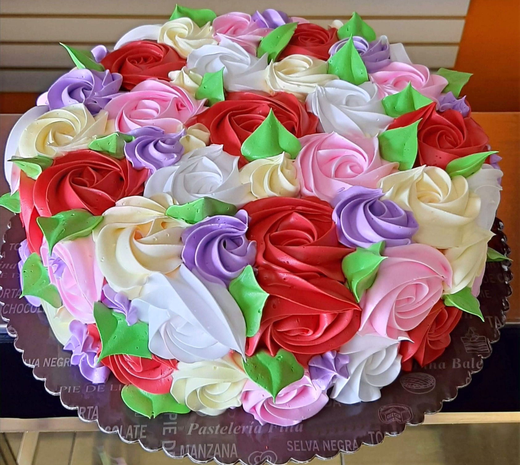 Torta rosas colores