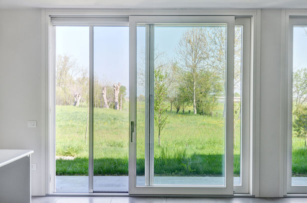 Porte e finestre su misura, porte e finestre su misura in legno, porte e finestre in legno e alluminio, falegnameria Vicenza