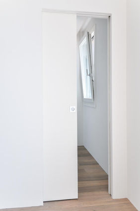 Porte interne in legno scorrevoli a scomparse, senza stipite a Vicenza e Brassanvido