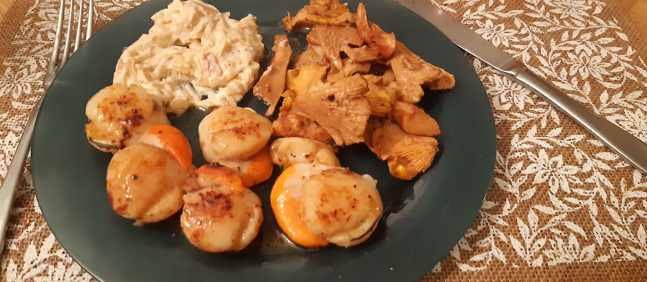 Noix de Saint-Jacques aux girolles de Totonolo