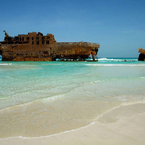 Besuchen Sie das Schiffswrack des Cabo de Santa Maria in Boa Vista, ein atemberaubender Anblick vor der Kulisse der wunderschönen Küste der Insel.