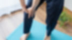 鵞足炎に悩む男性