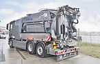 Combined flushing and mud suction vehicle with water treatment elephant-E-line