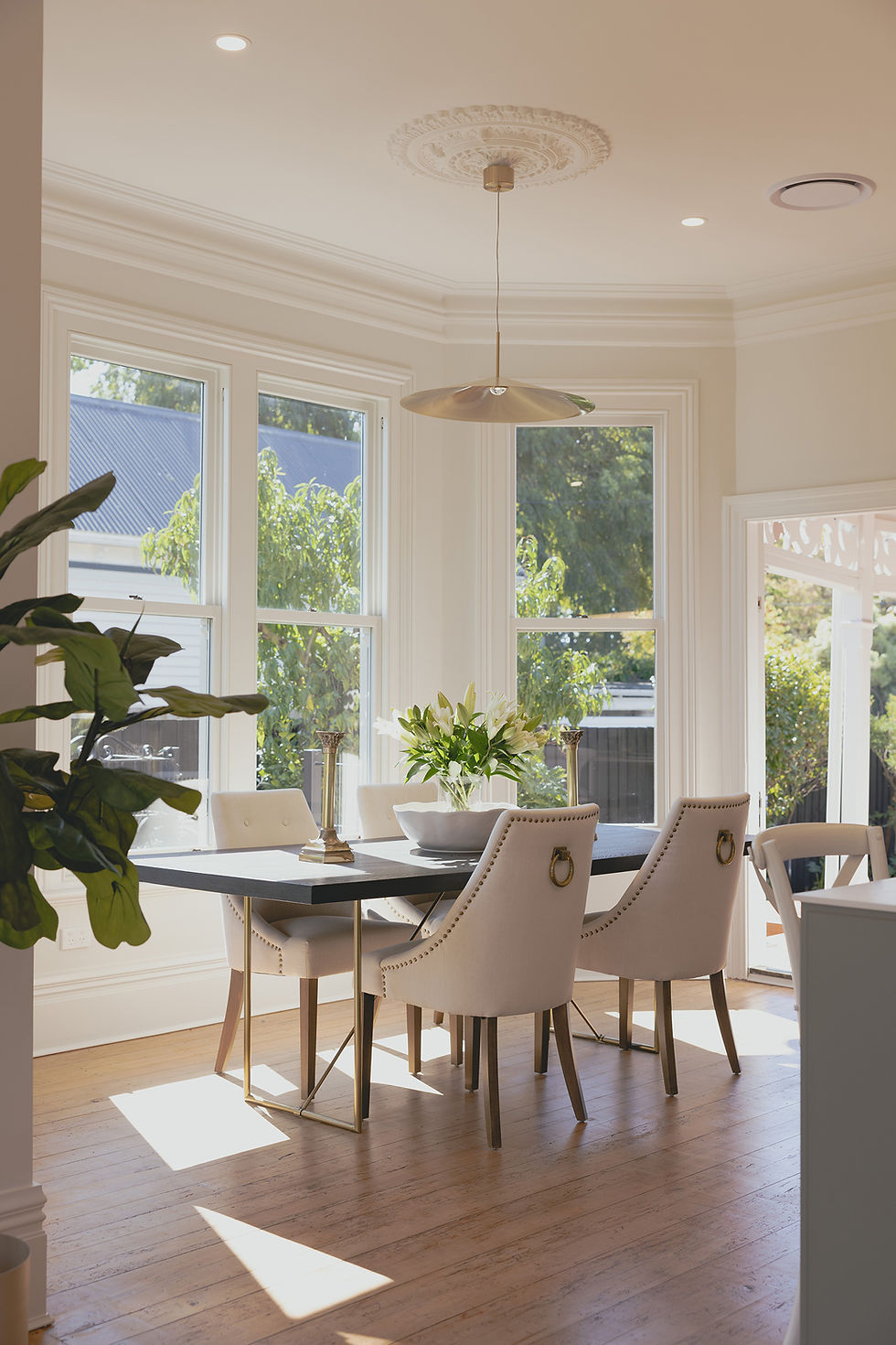 Villa & Co Champion bay window