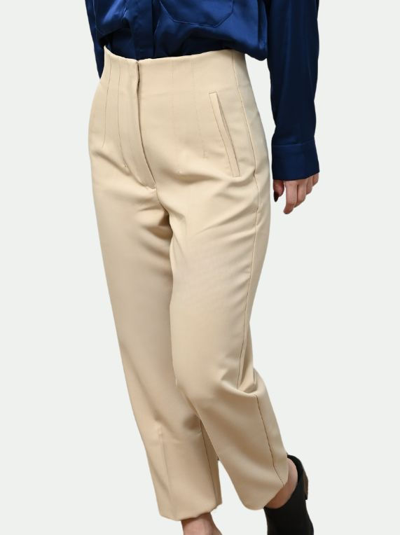 ALORA: ΠΑΝΤΕΛΟΝΙ ΜΕ ΠΙΕΤΕΣ