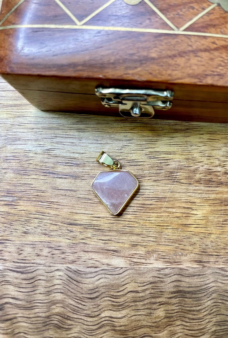 Miniature : Pendentif Triangle en PIERRE de SOLEIL