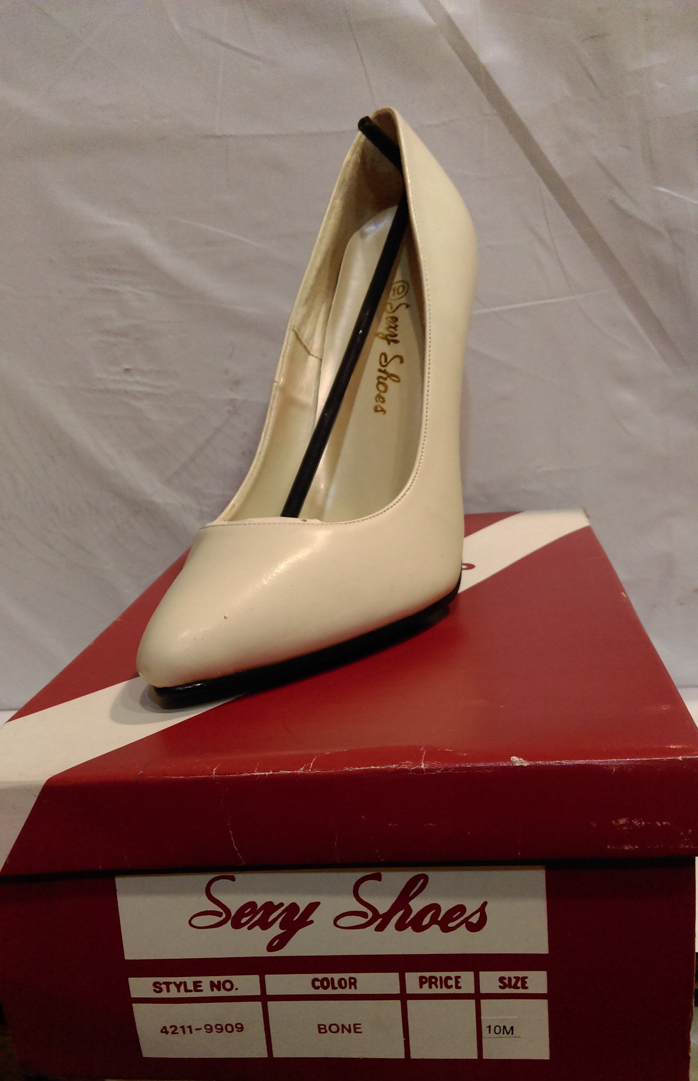 Bone Color 4" Pump Size 10