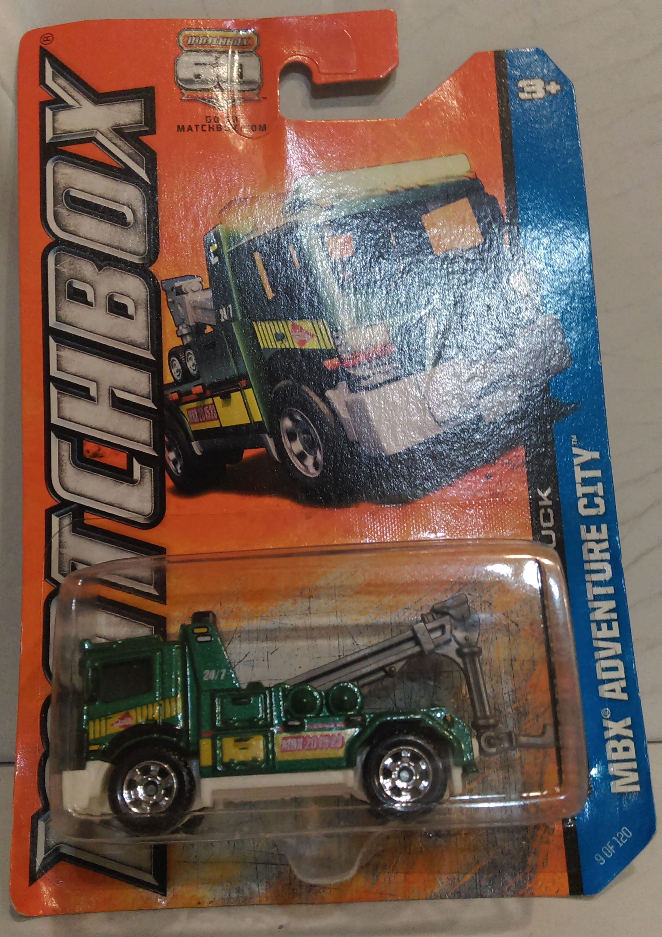 2013 Matchbox "URBAN TOW TRUCK"