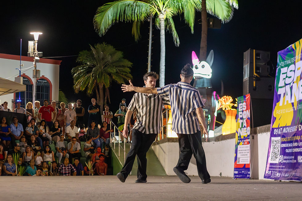 Tikro ryšio paieškos nuotolinio pasaulio fone: šokio dueto kelionė Meksikoje