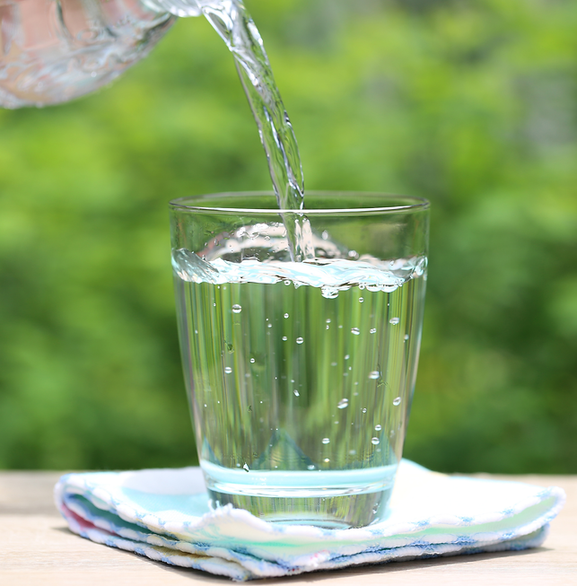 オリジナルラベルの天然水ボトルは
あらゆるシーンでご活用頂けます。