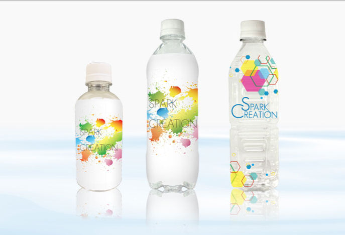 オリジナルラベルの天然水ボトルは
あらゆるシーンでご活用頂けます。