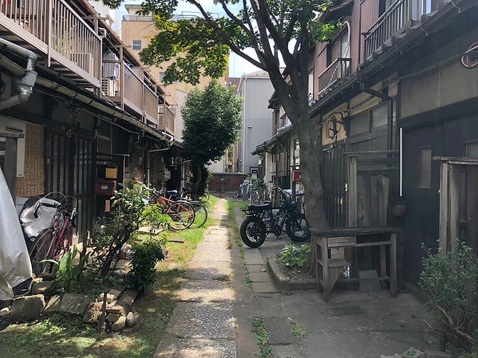 消えゆく昭和の町歩き～Walking Through Vanishing Showa.とは、