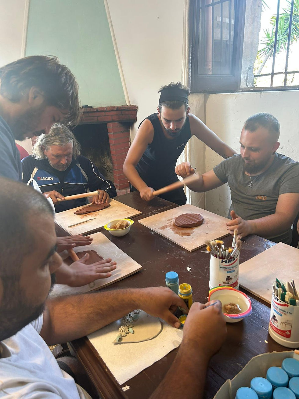 Laboratorio manipolazione argilla