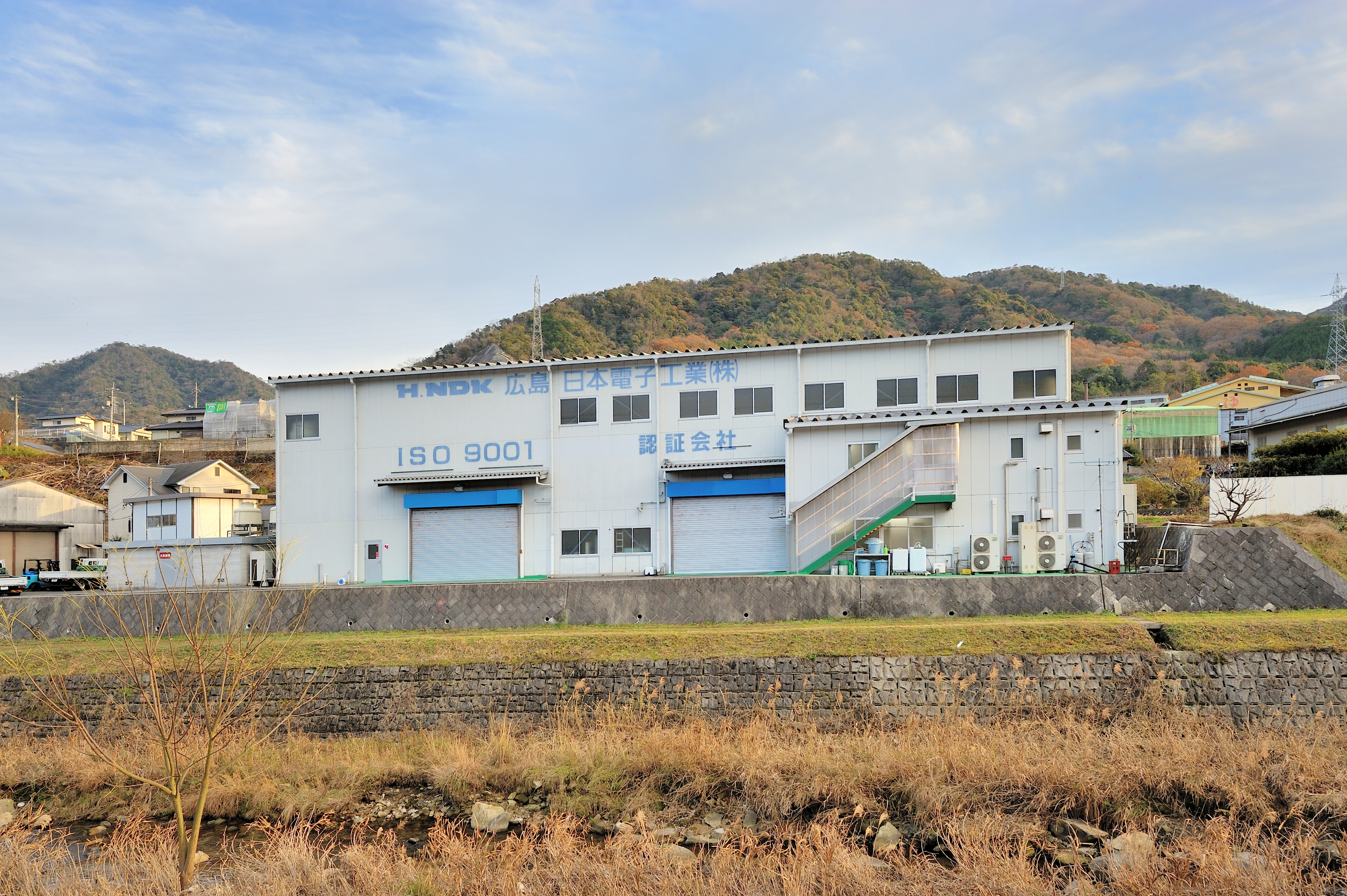 広島日本電子工業 株 会社案内