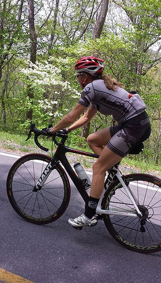 Climbing moutnain FL Velo.jpg