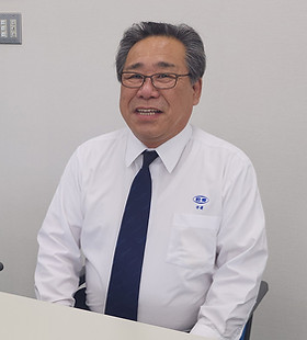 松江営業所勤務 安達 一義