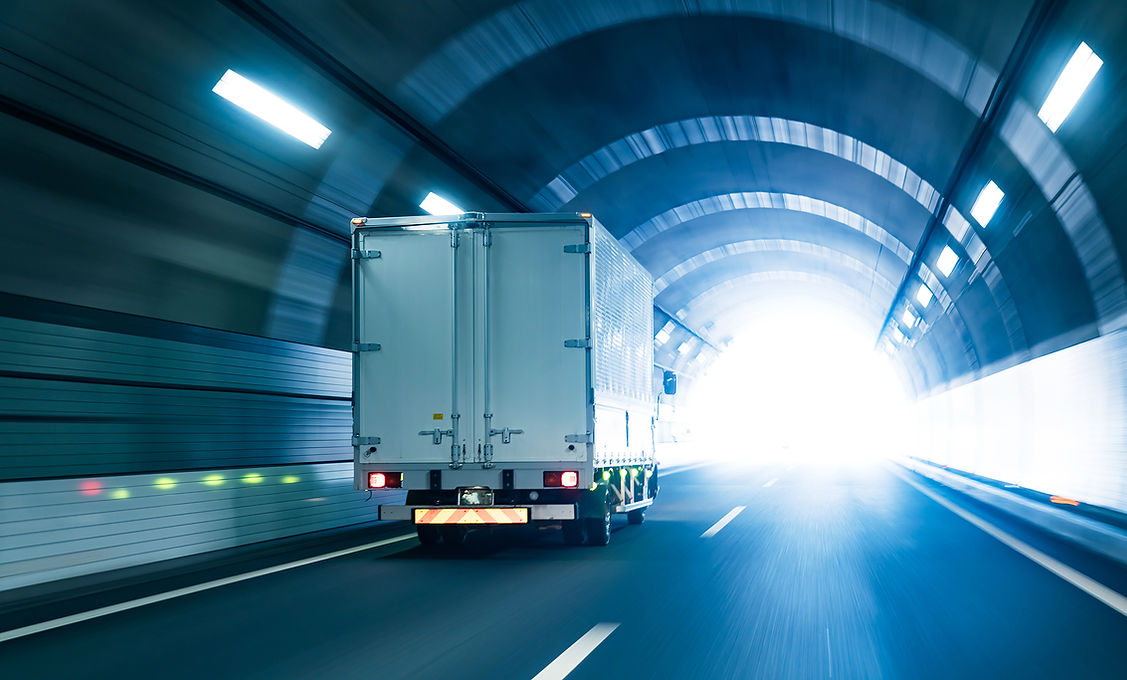 輸送中のトラック